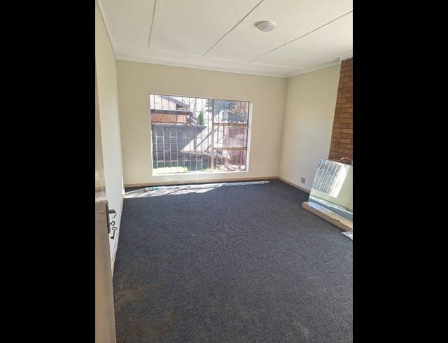 3 BEDROOM HOUSE FOR SALE IN VANDERBIJLPARK CE 2